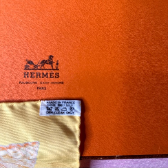 Authentic Hermes Rocaille Carre90 Silk 100 Seashell Scarf/ Shawl in Yellow - Picture 9 of 14